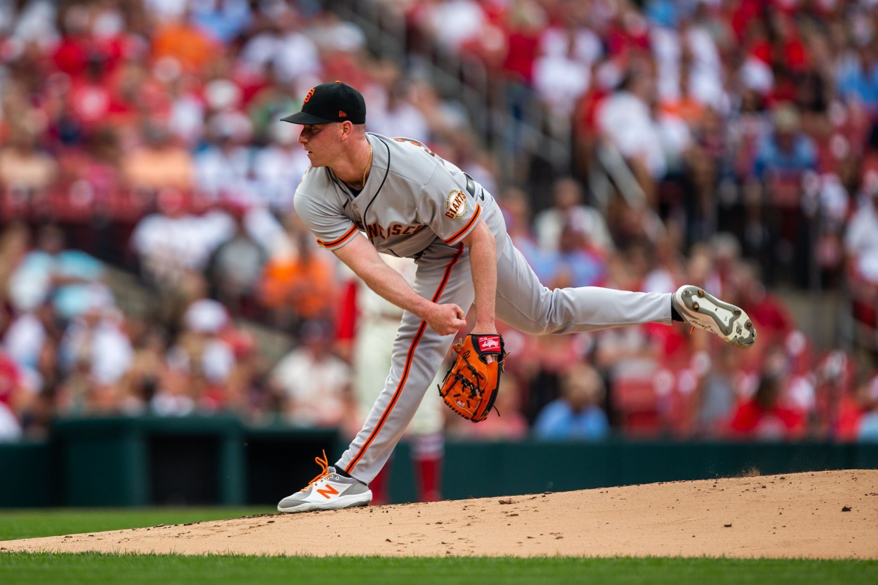 Cardinals try to even up series against Giants